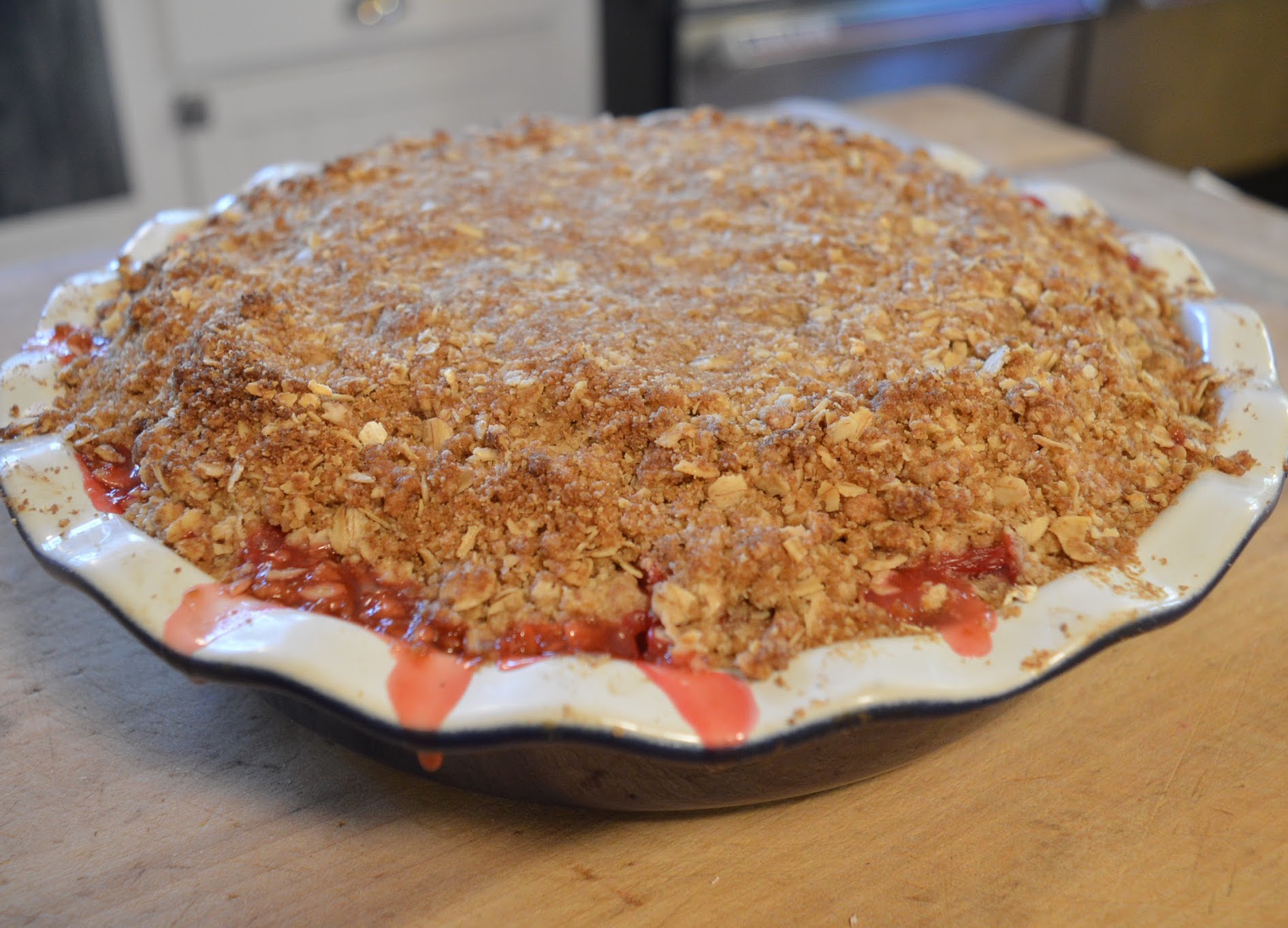 Crumble in kitchen crop